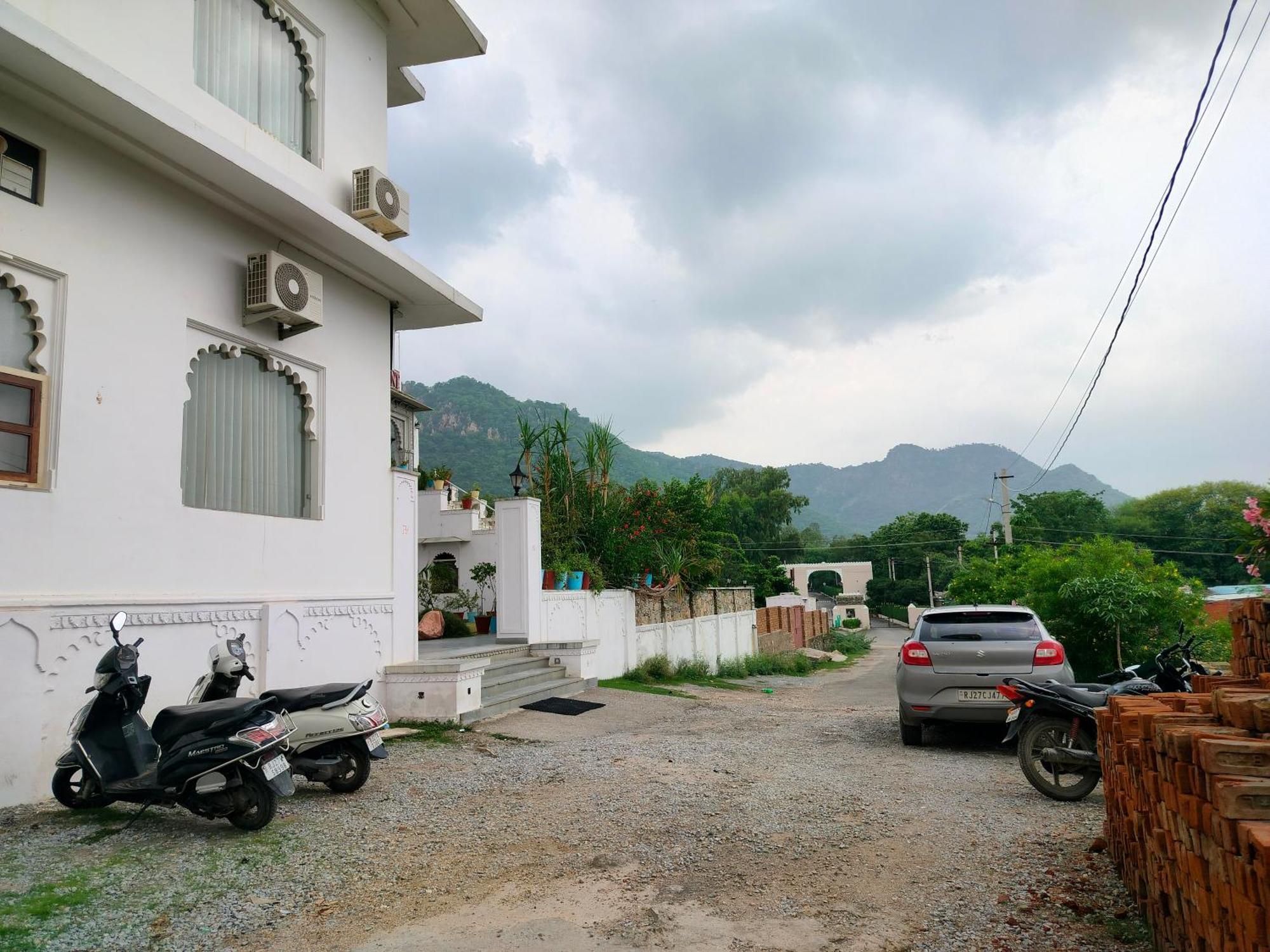 Hotel Treebo Jheel Mahal Udaipur Exterior foto